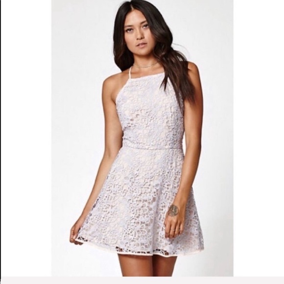 Kendall & Kylie Dresses & Skirts - Kendall & Kylie Lace Cream Halter Dress Medium